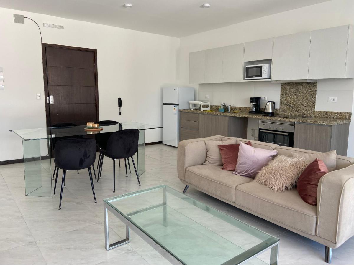 Hermoso Departamento Con Piscina Y Estacionamiento Asunción Eksteriør billede